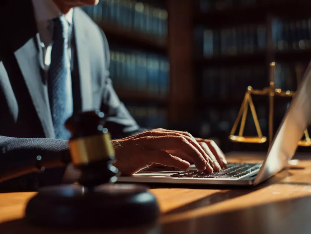 Незаконный доступ к компьютерной информации (ст. 272–274 УК РФ)