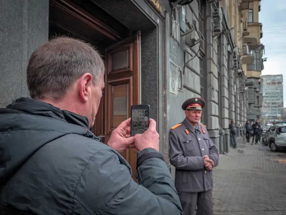 Проверка законности решений и действий должностных лиц